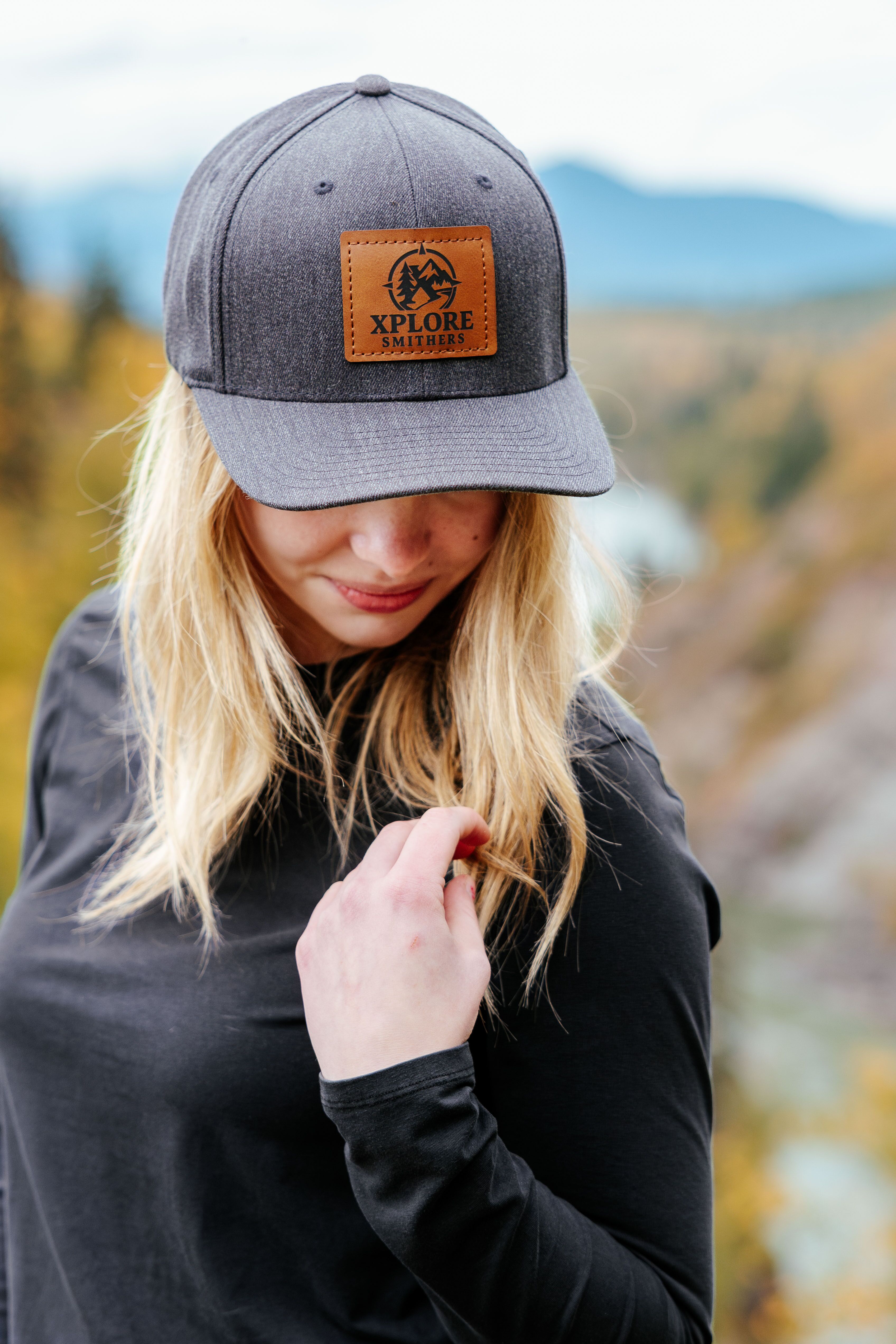 square leather patch hat gray