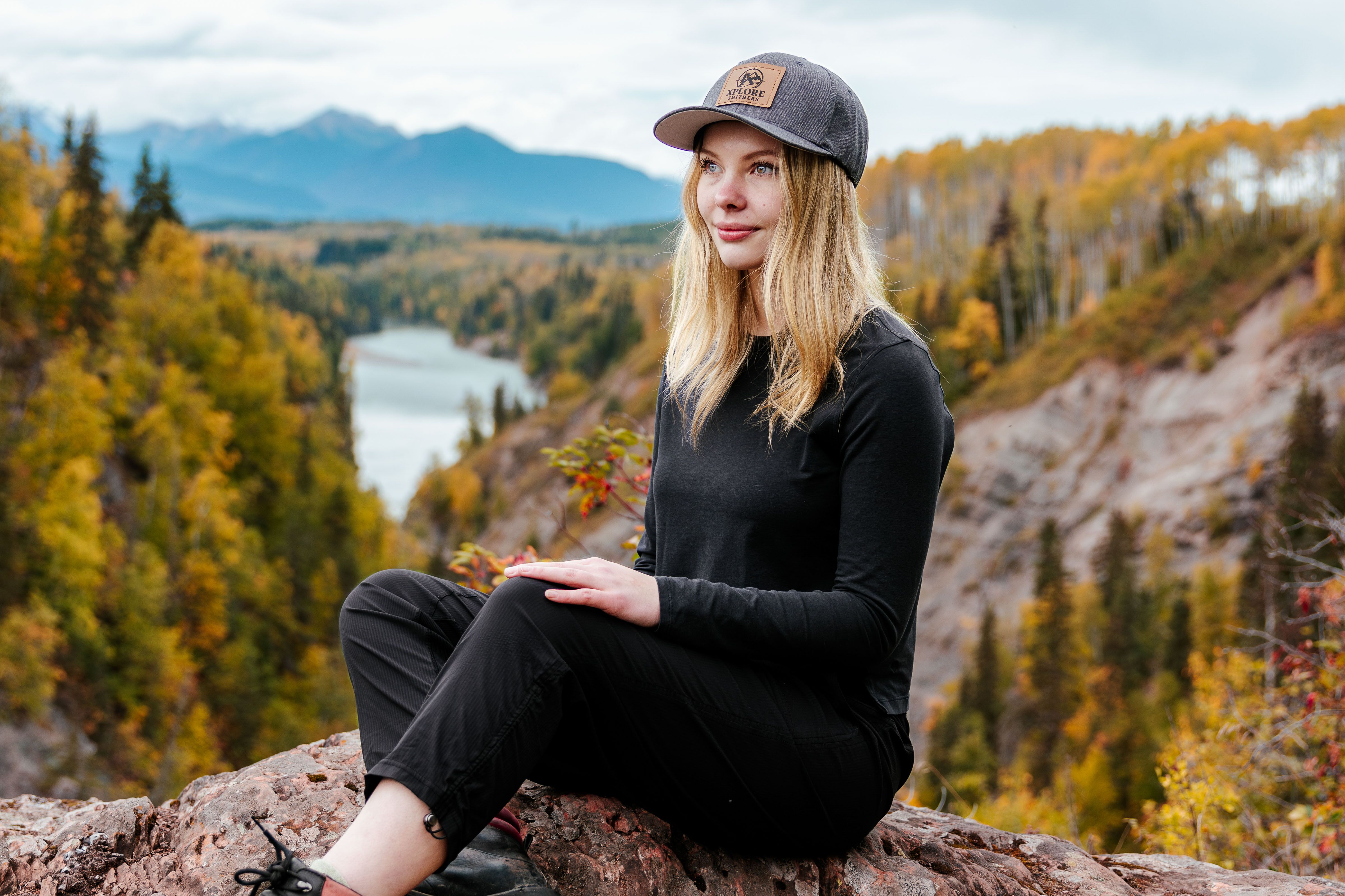 square leather patch hat gray